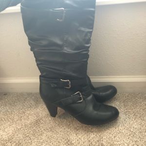 Heeled boots